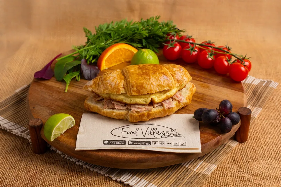 Egg & Bacon Croissant